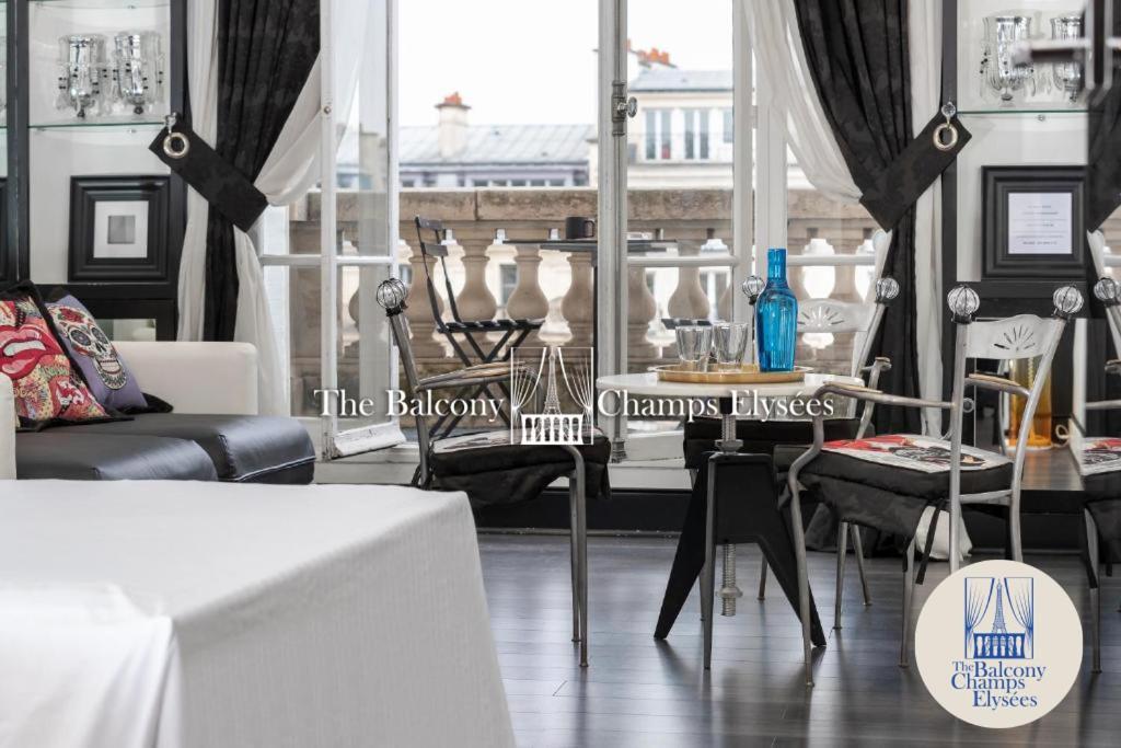 パリThe Balcony Avenue Champs-Elyseesアパートメント エクステリア 写真